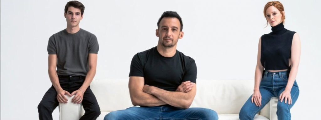 Alejandro Amenábar con Álvaro Mel y Ana Polvorosa