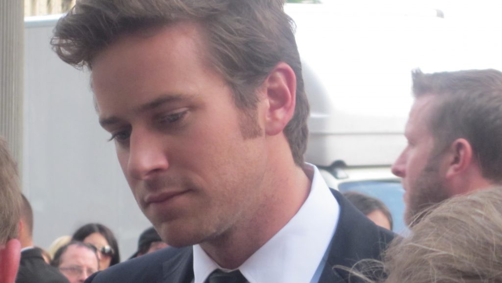 El actor Armie Hammer acusado de canibalismo