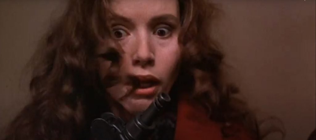 Geena Davis en una de las escenas de la película Memoria Letal