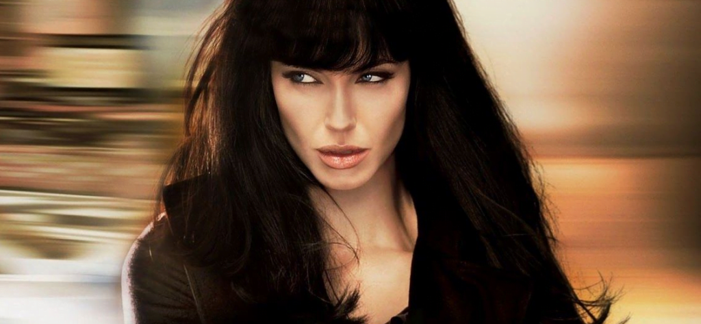 Angelina Jolie en el cartel de la película Salt