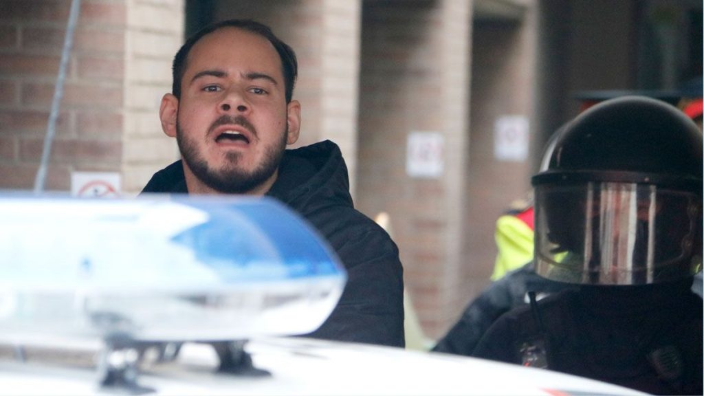 Hasel pide una celda privada y se niega a colaborar en las labores de la prisión