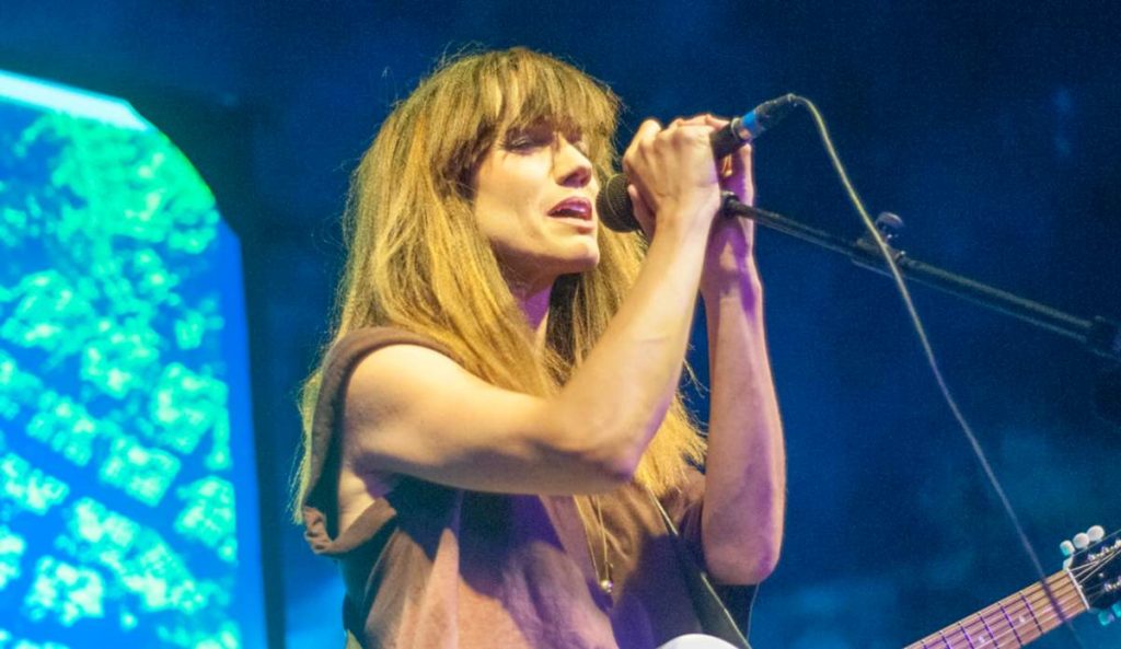 Ana Fernández-Villaverde alias La Bien Querida en un concierto