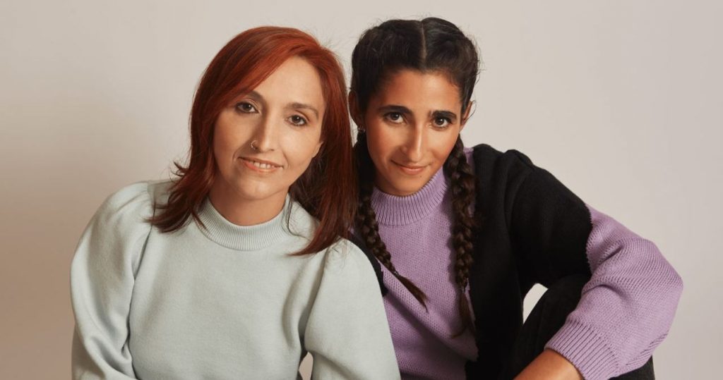 Helena Maleno junto a la actriz Alba Flores