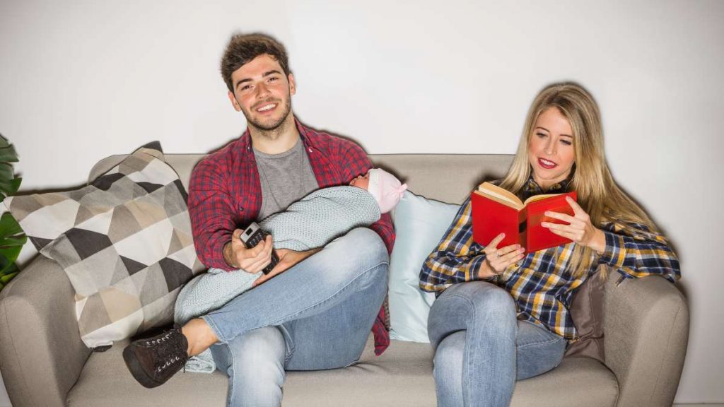 Pareja ve la tele el 15 de diciembre