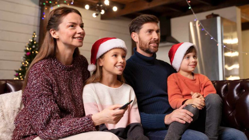 Familia ve la tele el 23 de diciembre