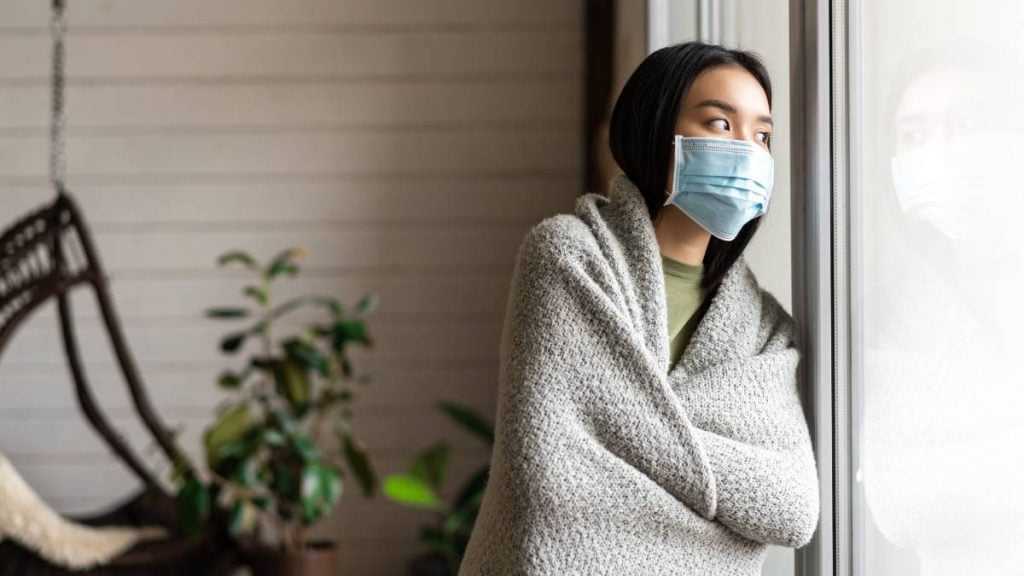 Mujer en cuarentena