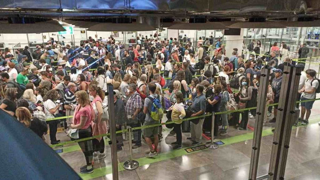 Cola en los aeropuertos