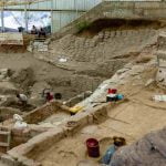 Encuentran una escritura en un peine de hace 3,600 años, no podrás creer lo que dice