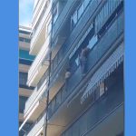 Video viral: un niño a punto de caerse del balcón en España ¿Por qué se le dará la visa al héroe de este acto?