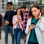 Encuesta: ¿El uso del iPhone afecta las relaciones humanas? | Usuarios de Android se sienten excluidos